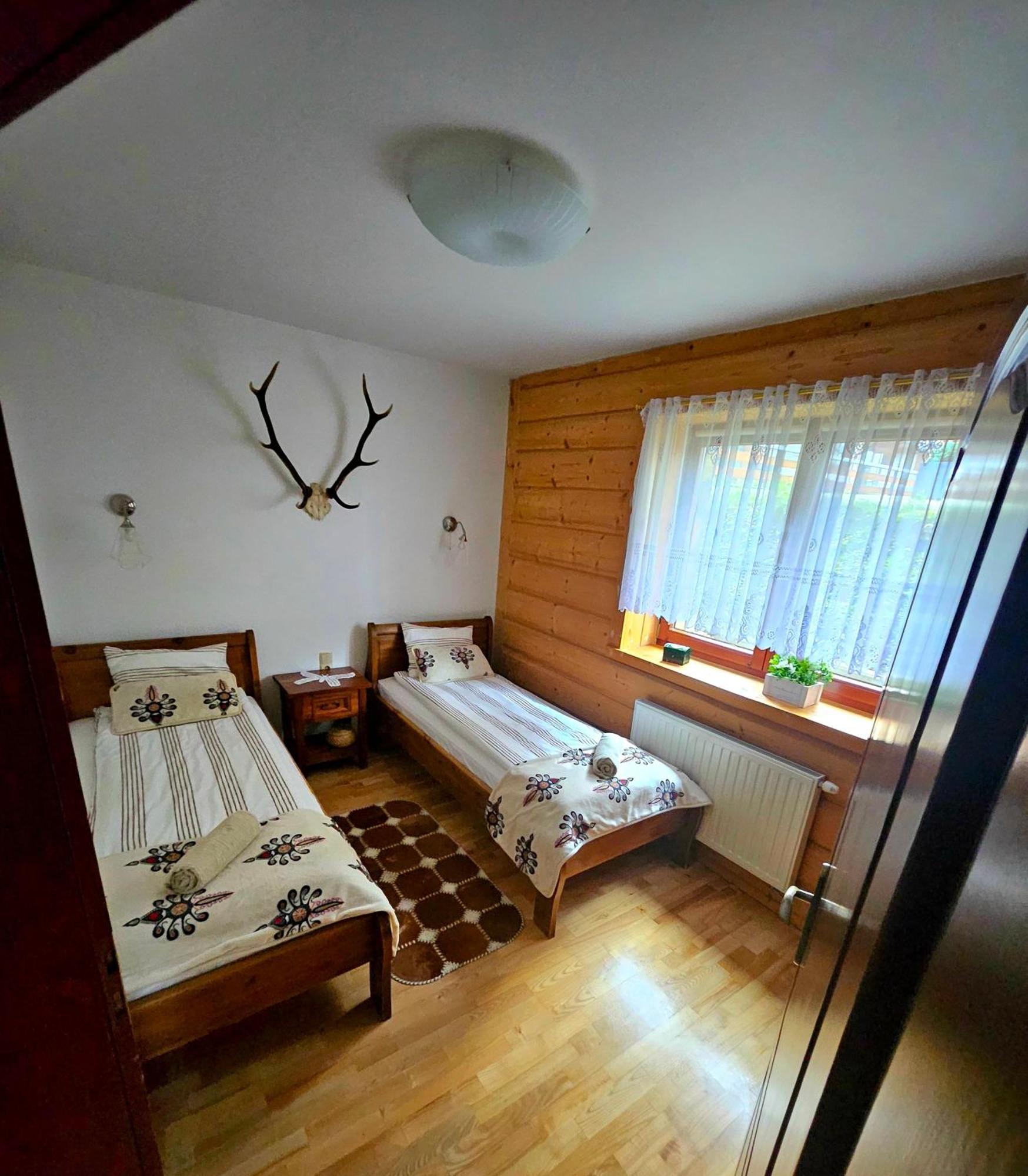 Apartament Z Widokiem Na Gory - Split Ac, Private Terrace, Private Parking กอสเชียลิสกอ ภายนอก รูปภาพ