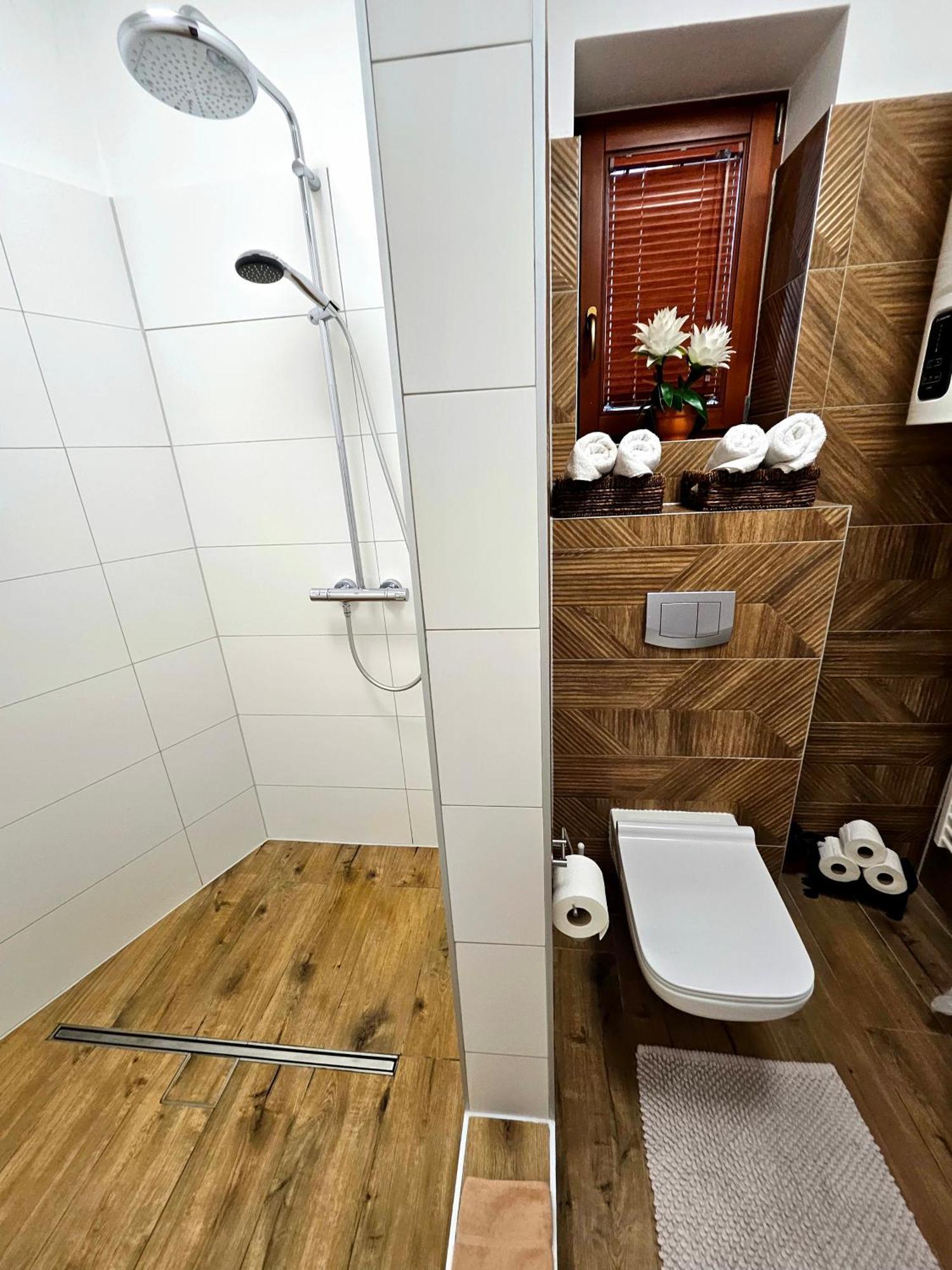 Apartament Z Widokiem Na Gory - Split Ac, Private Terrace, Private Parking กอสเชียลิสกอ ภายนอก รูปภาพ